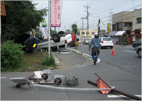 交通事故で破損した物（服や持ち物）はどこまで補償される？