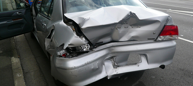 車が全損した場合に請求できる代車などの費用や慰謝料について