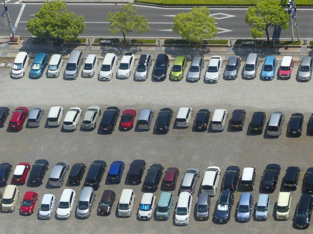 駐車場 高齢者事故