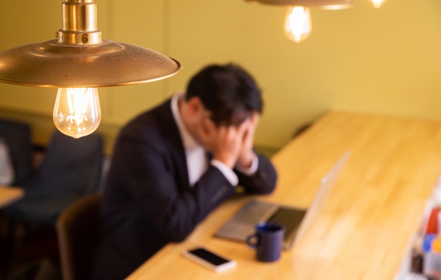 高次脳機能障害とは？具体的な症状から治療法、社会復帰できる可能性まで解説